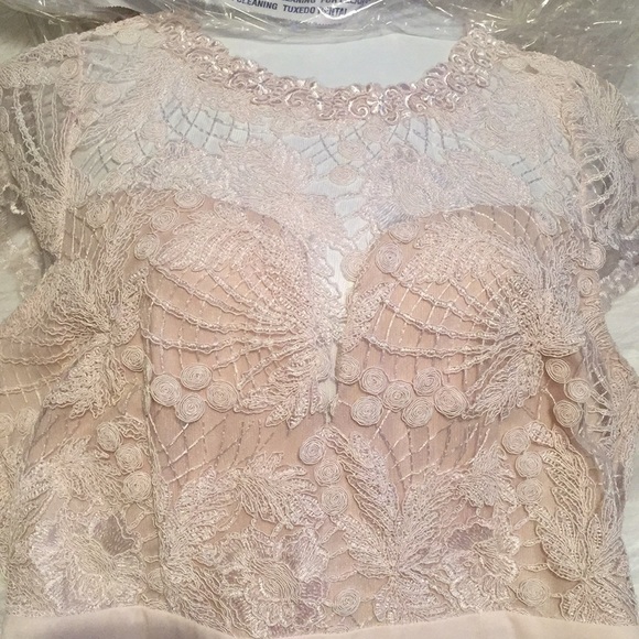 Maternity Embroidered Maxi Dress❤️ - Picture 2 of 8